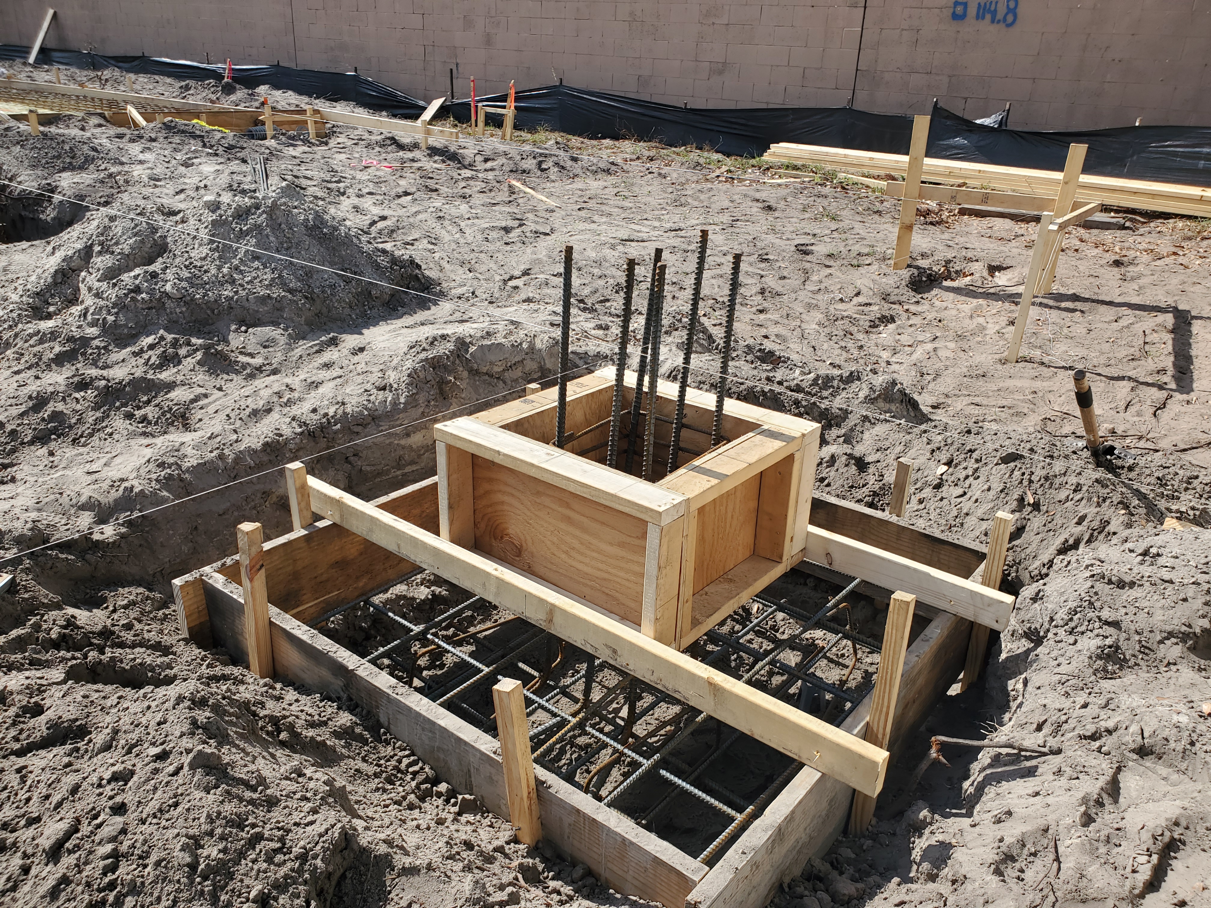 https://0201.nccdn.net/1_2/000/000/09d/e3b/davita-pilaster-form.jpg