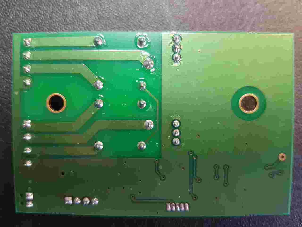 The Contact Delay PCB ignores each alarm signal until the pre-set delay time has elapsed.  The appropriate alarm output is then activated and is only de-activated when the alarm condition ends.
The delay times are individually set for each alarm signal using two rotary, hexadecimal switches (S1/S2), with switch positions configured and marked on the PCB in the following increments:
•	0s, 5s, 10s, 15s, 20s, 30s, 40s, 50s, 60s, 1½mins, 2mins, 2½mins, 3mins, 4mins, 5mins, 6mins.

