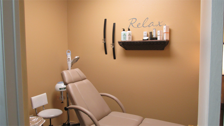 Waxing bed area|||| Waxing bed area||||