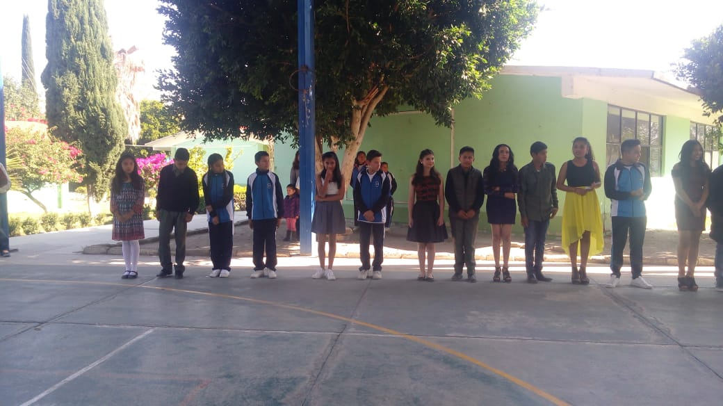 FLOR ESTUDIANTIL Y REY FEO