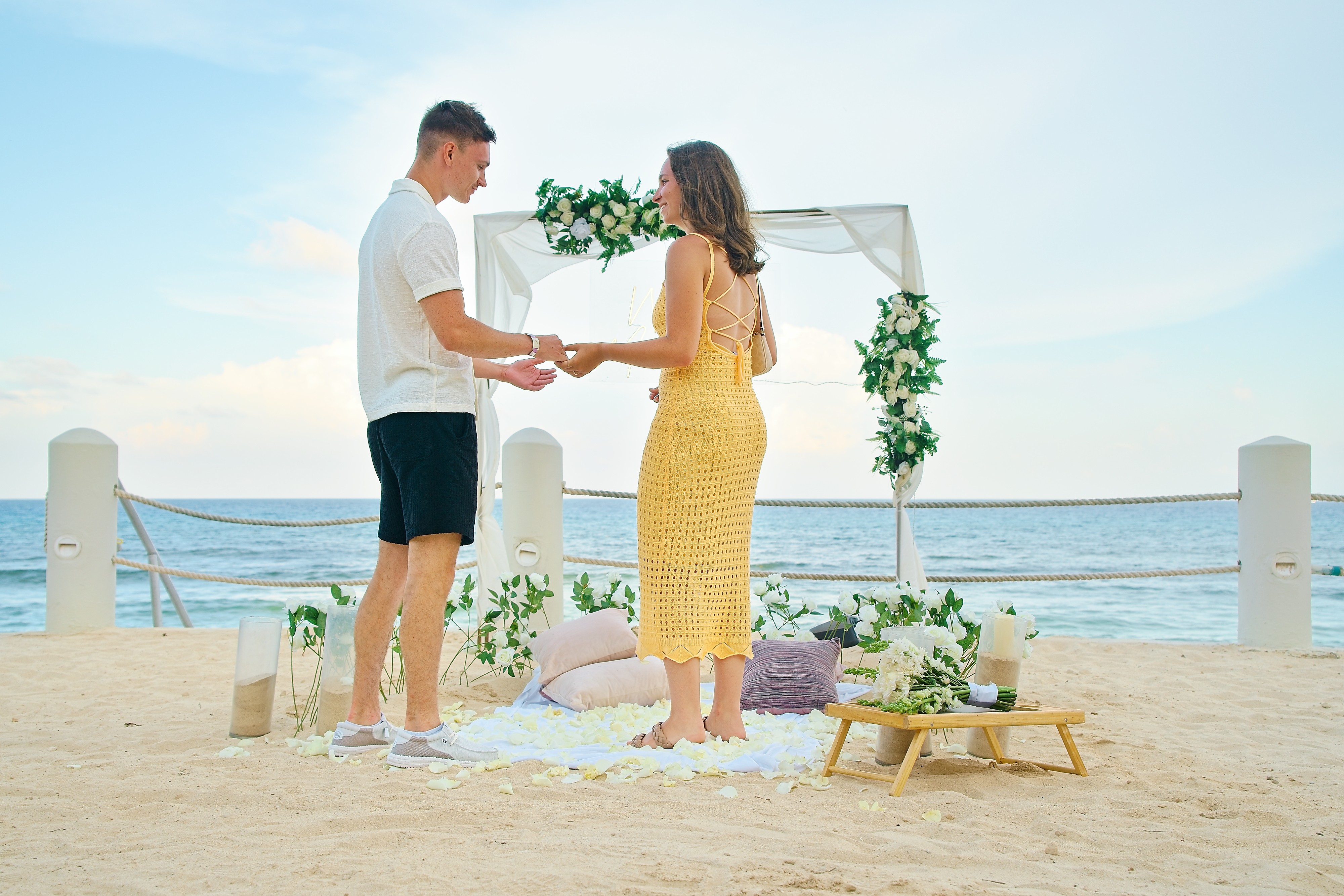 https://0201.nccdn.net/1_2/000/000/09f/a9c/engagement-moment-captured-%E2%80%93-proposal-photos2.jpg