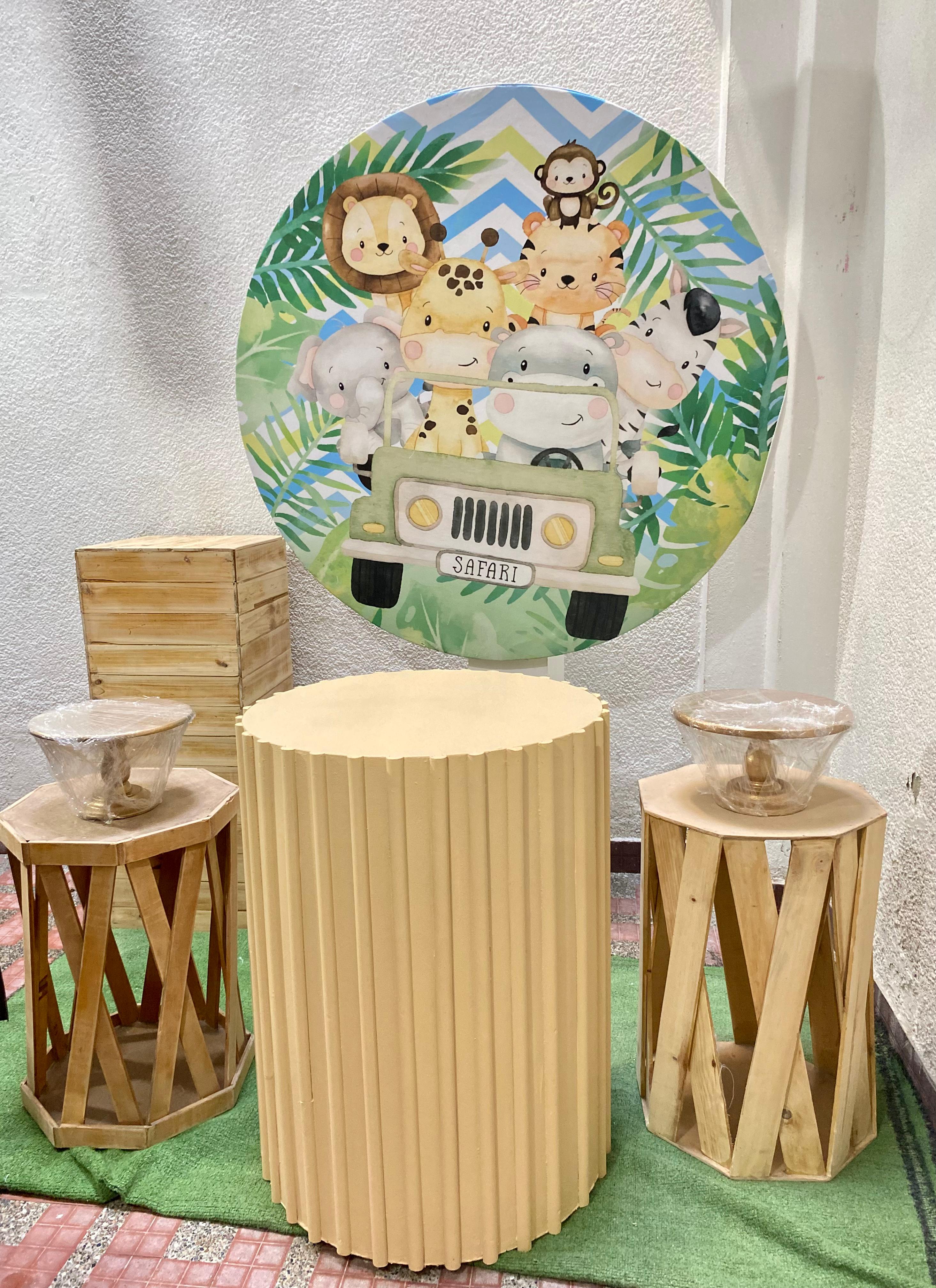 Mesa Octogonal Pequeña Tablilla
42cmx42cm
58cm Alto
$60.000
Cilindro Principal tablillas
$50.000