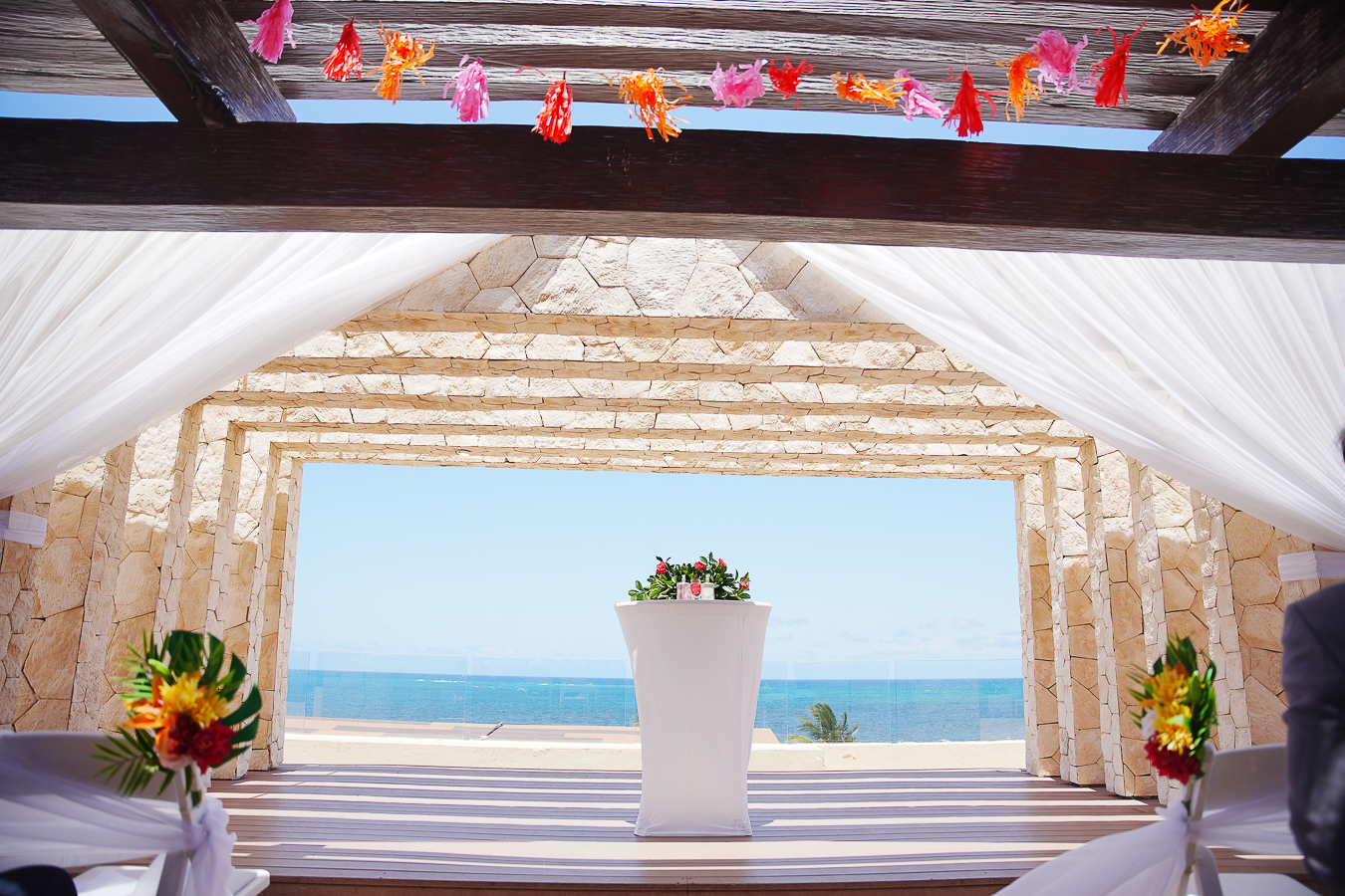 https://0201.nccdn.net/1_2/000/000/0a1/414/riviera-maya-weddingvenue%E2%80%93royalton-hotel-004.jpg