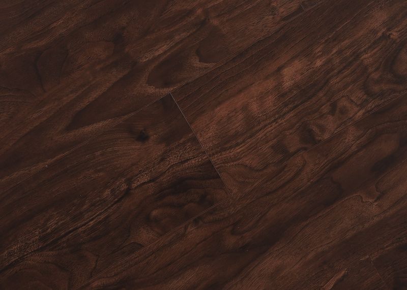 Exotic Delights Collection Exotic Walnut
SPC 6.5mm x 7" x 4'
20 Mil Wear Layer