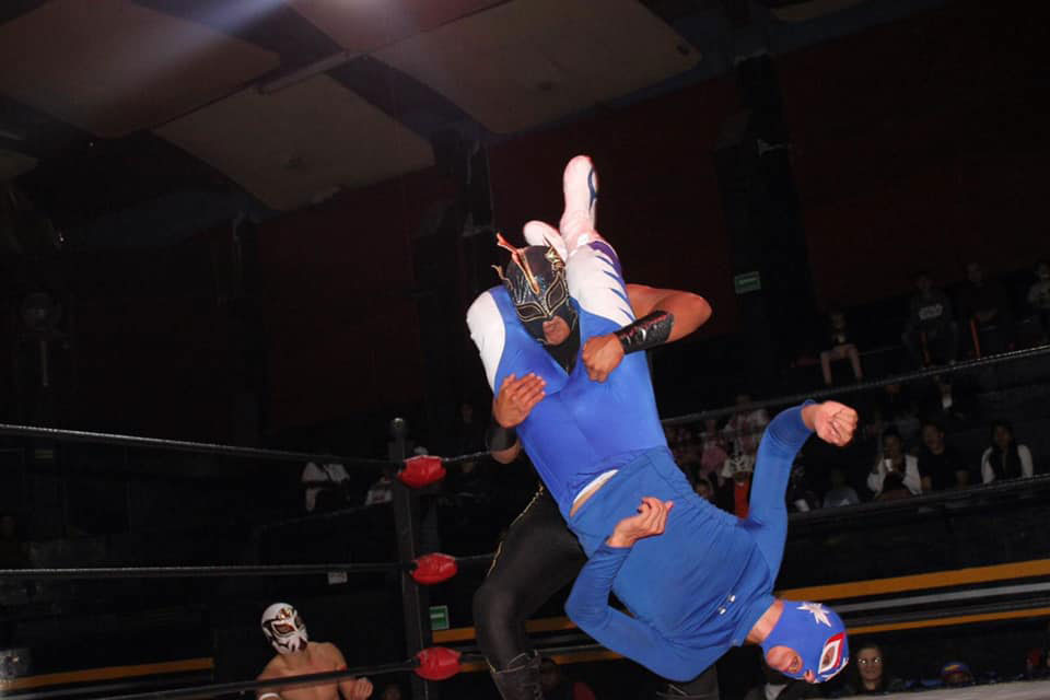 ARENA NAUCALPAN - STAFF DE 80 LUCHADORES