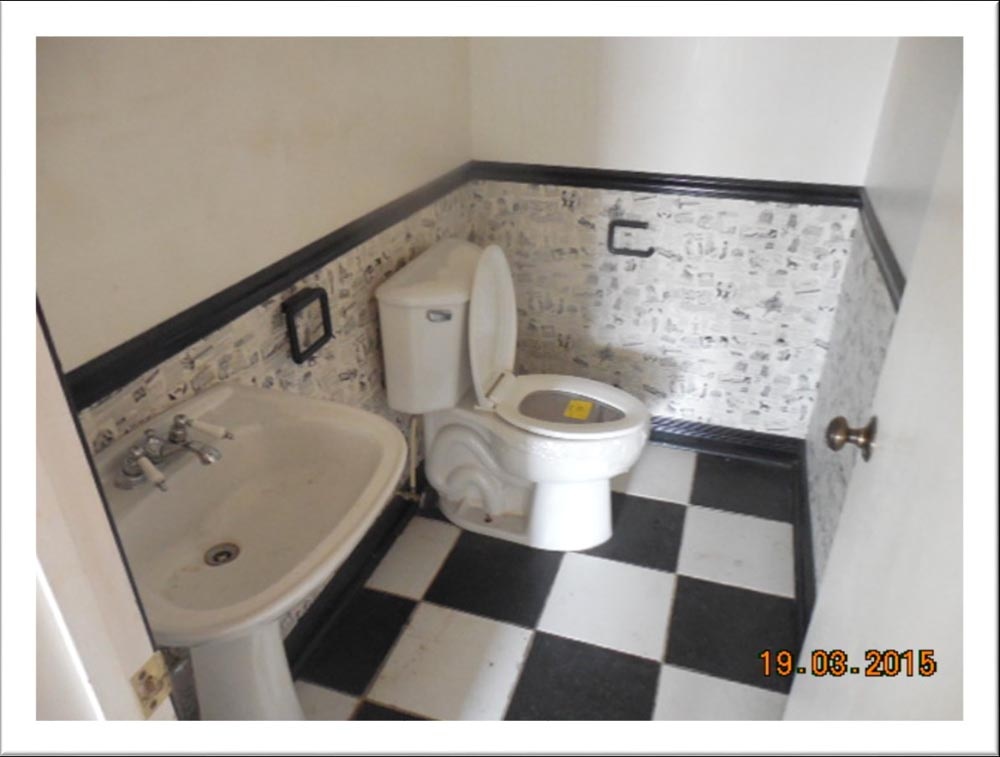 https://0201.nccdn.net/1_2/000/000/0a2/35d/ToiletBeforeRenovation-1000x757.jpg
