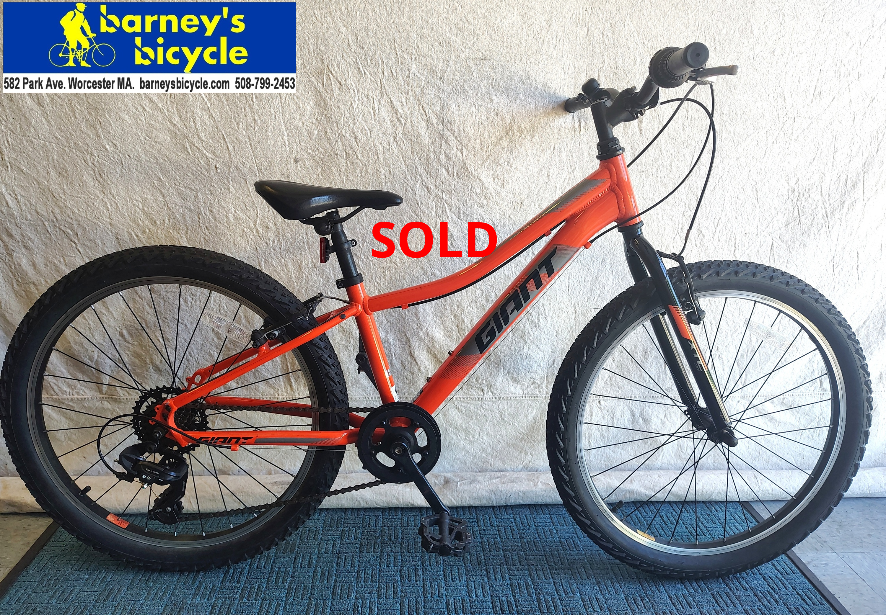 Giant XCT Jr.
Wheel Size: 24"/ Ages 9-12 / Speeds: 21spd
Price: $319.00  (Professionally Tuned)

