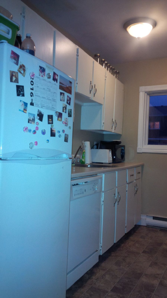 108 Coldbrook #9 Kitchen