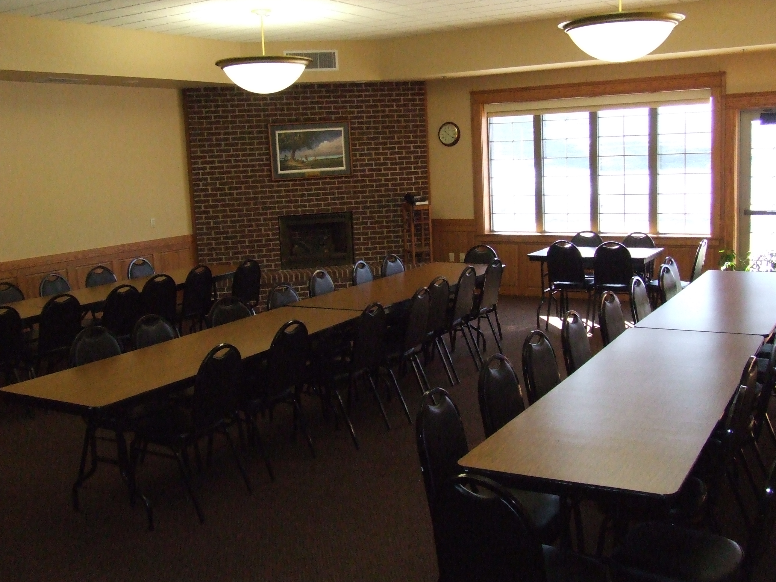 Sprague Room with tables in row configuration