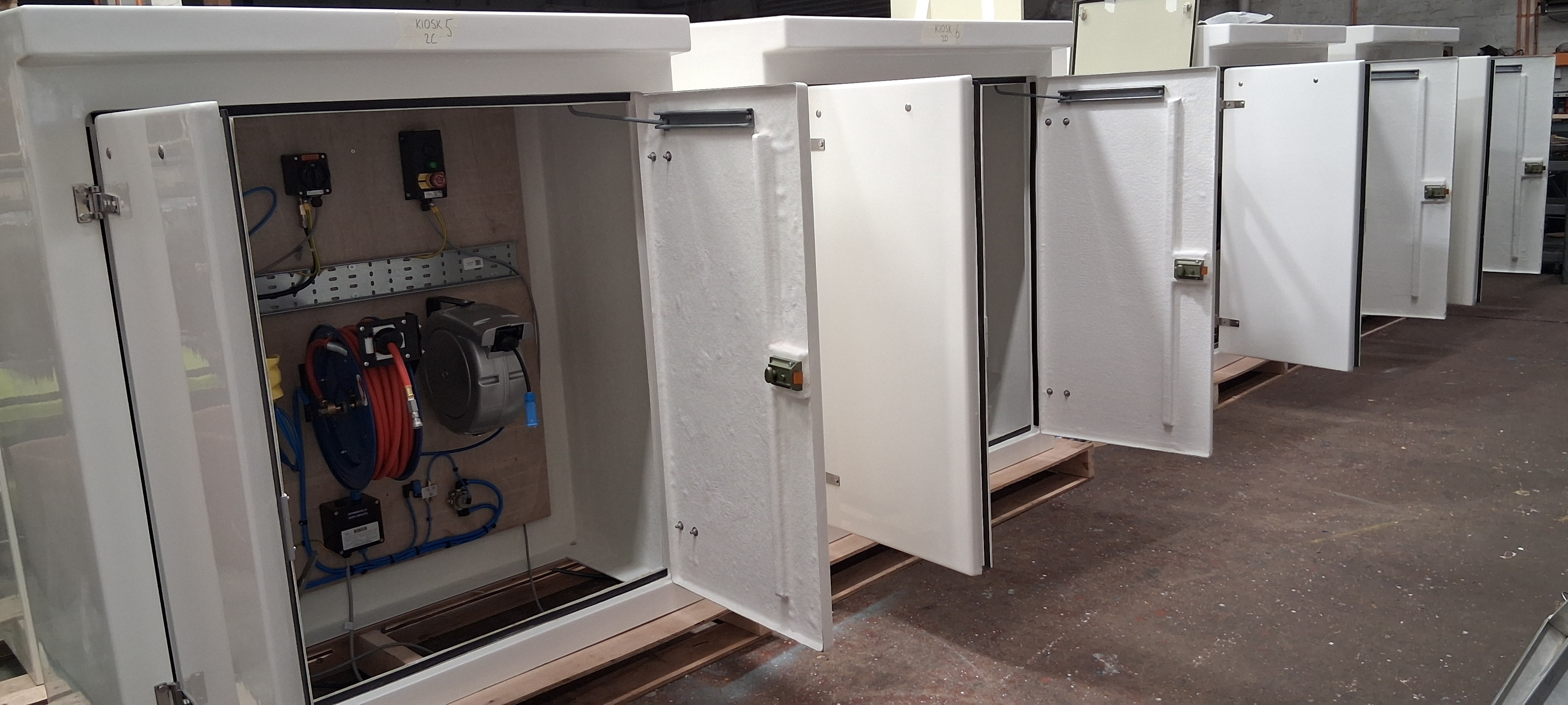 https://0201.nccdn.net/1_2/000/000/0a3/f88/kiosk-1-5.jpg