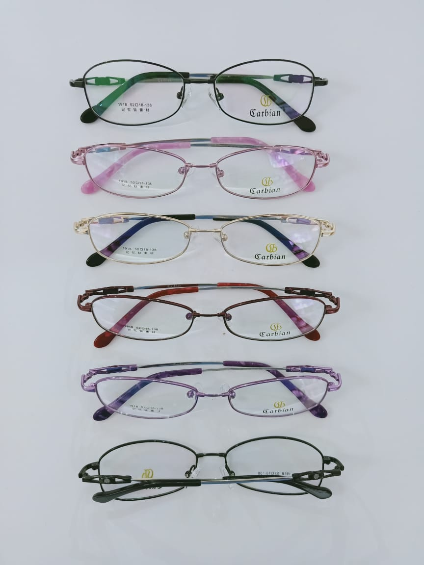 Modelo: 1918
Colores: Vino, Rosa, Dorado, Morado y Negro