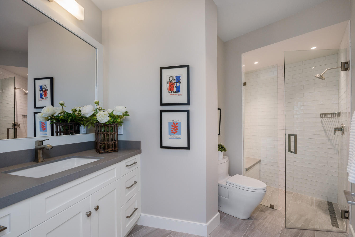 In 1940 the intersection of MacArthur Boulevard and Fruitvale was the entrance to the Dimond District. Several neighborhoods grew from agrarian roots on a gentle slope of the East Bay Hills to become streets with homes built during every decade since 1900, especially during the post WWII boom. Today these streets are an eclectic mix of architecture and settled residents.  