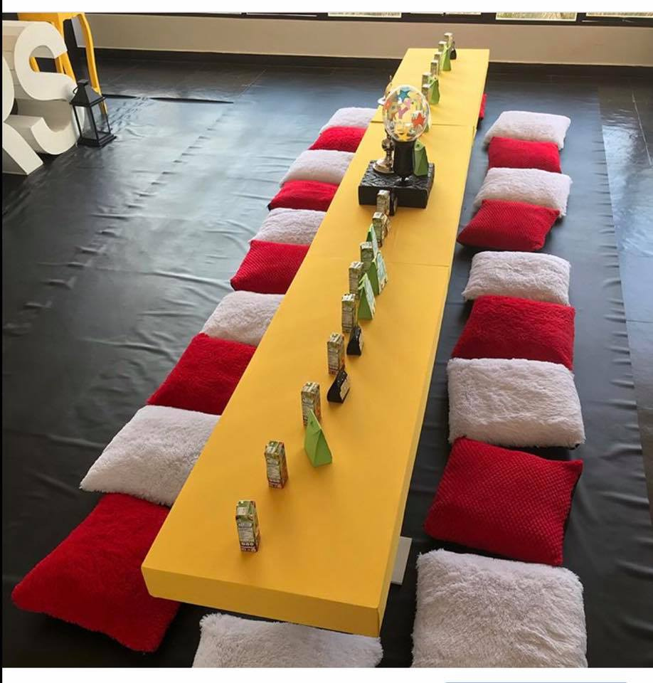 Cojines en tela felpudo
Color Blanco o Rojo
44cm x 44cm
Alquiler $ 5.000
Precio Unitario