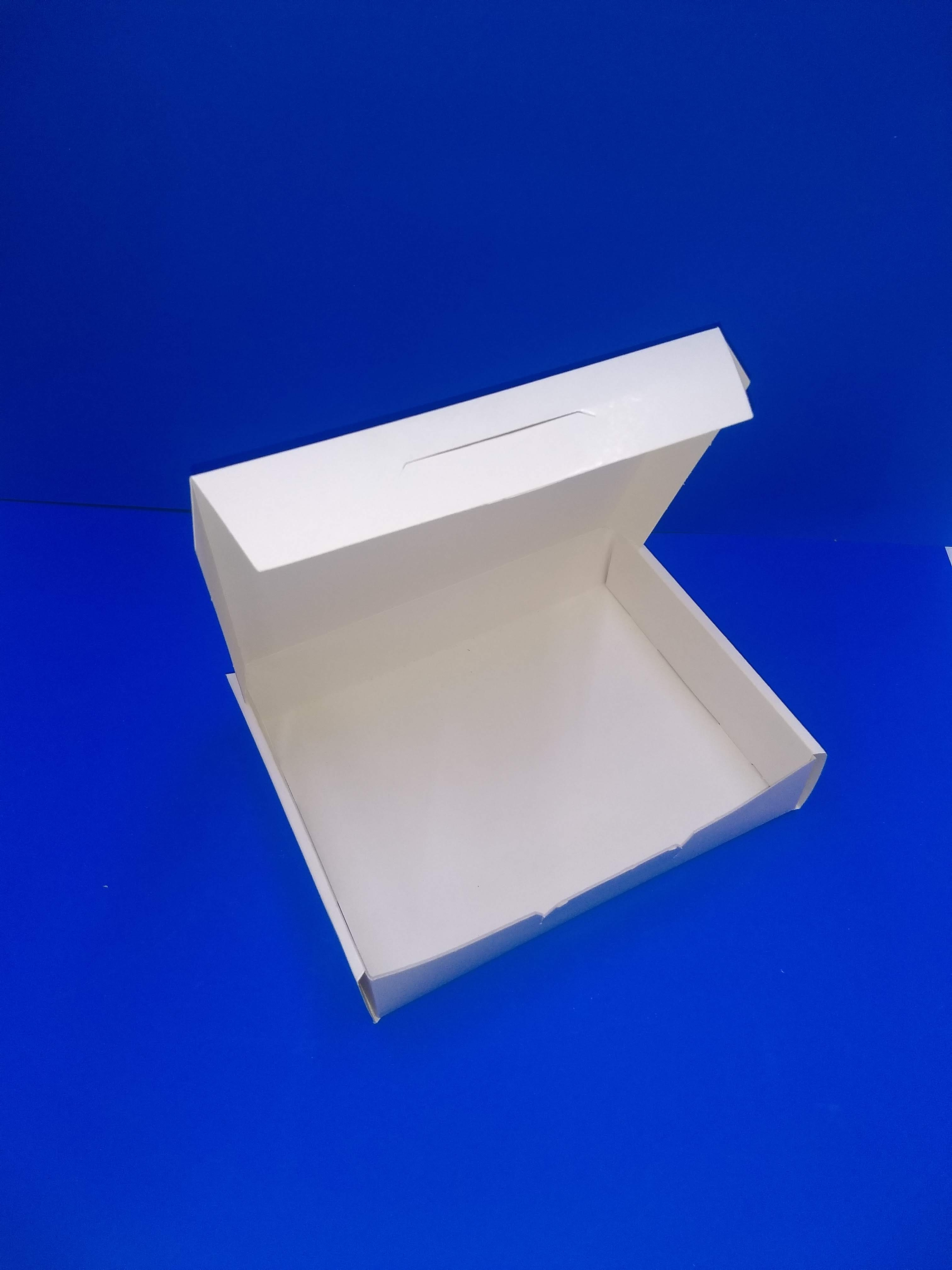 CAJA BLANCA SESAMIN
MEDIDA 23X18.5X5