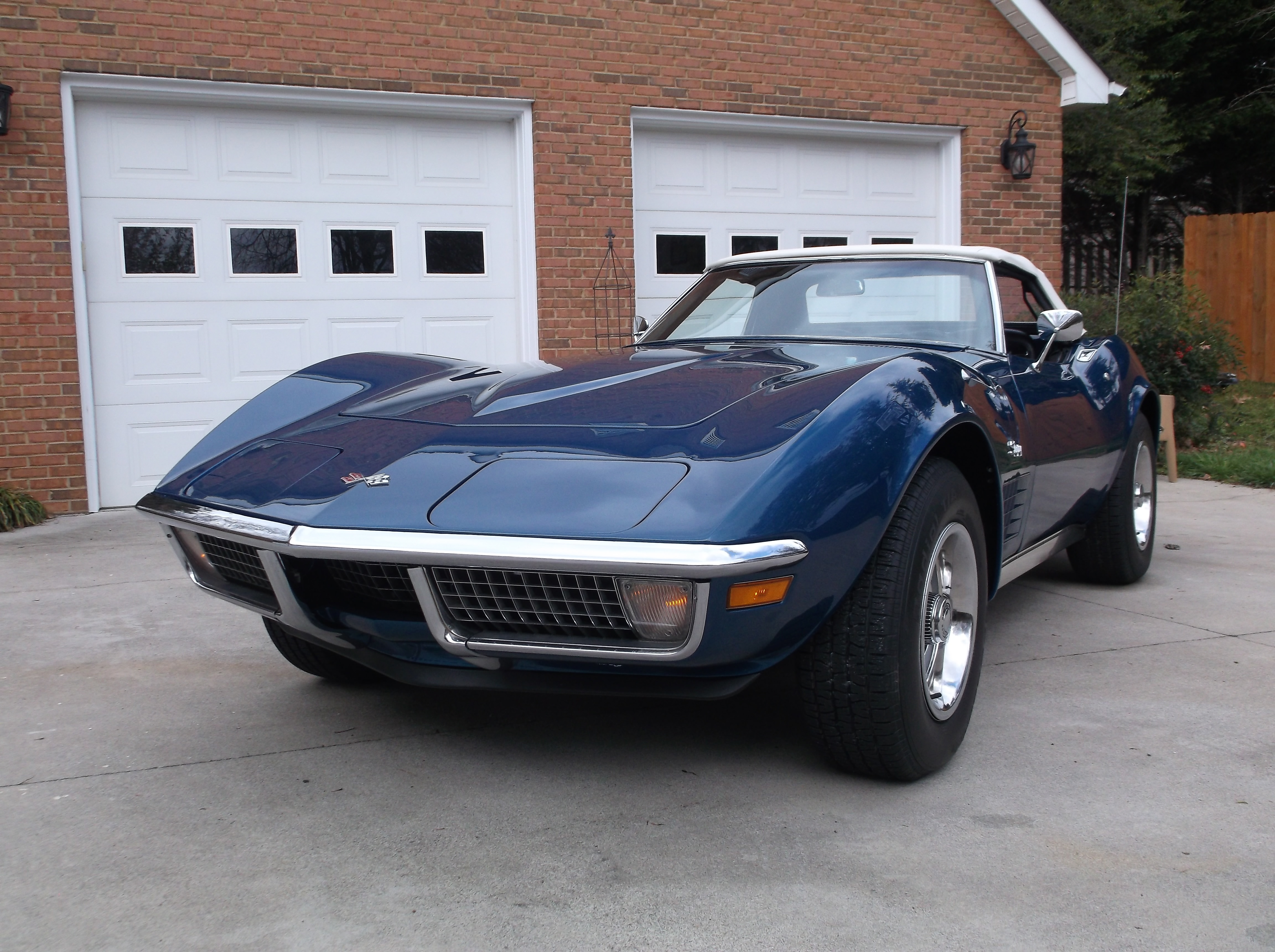 https://0201.nccdn.net/1_2/000/000/0a5/650/1970CorvetteConvBlue4spd_2017-03-14_0120-4608x3440.jpg