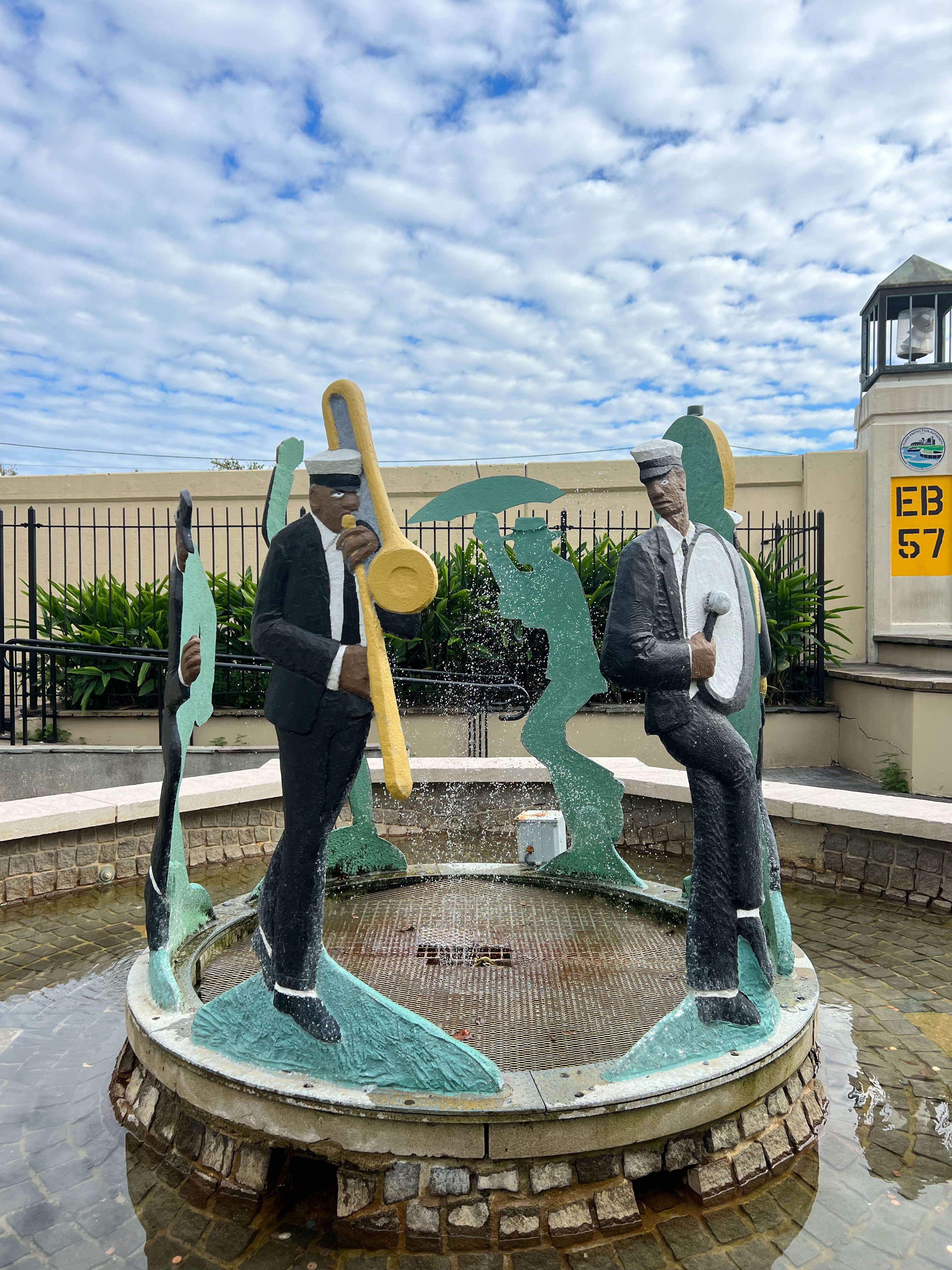 https://0201.nccdn.net/1_2/000/000/0a5/d8f/new-orleans-order-50.jpg