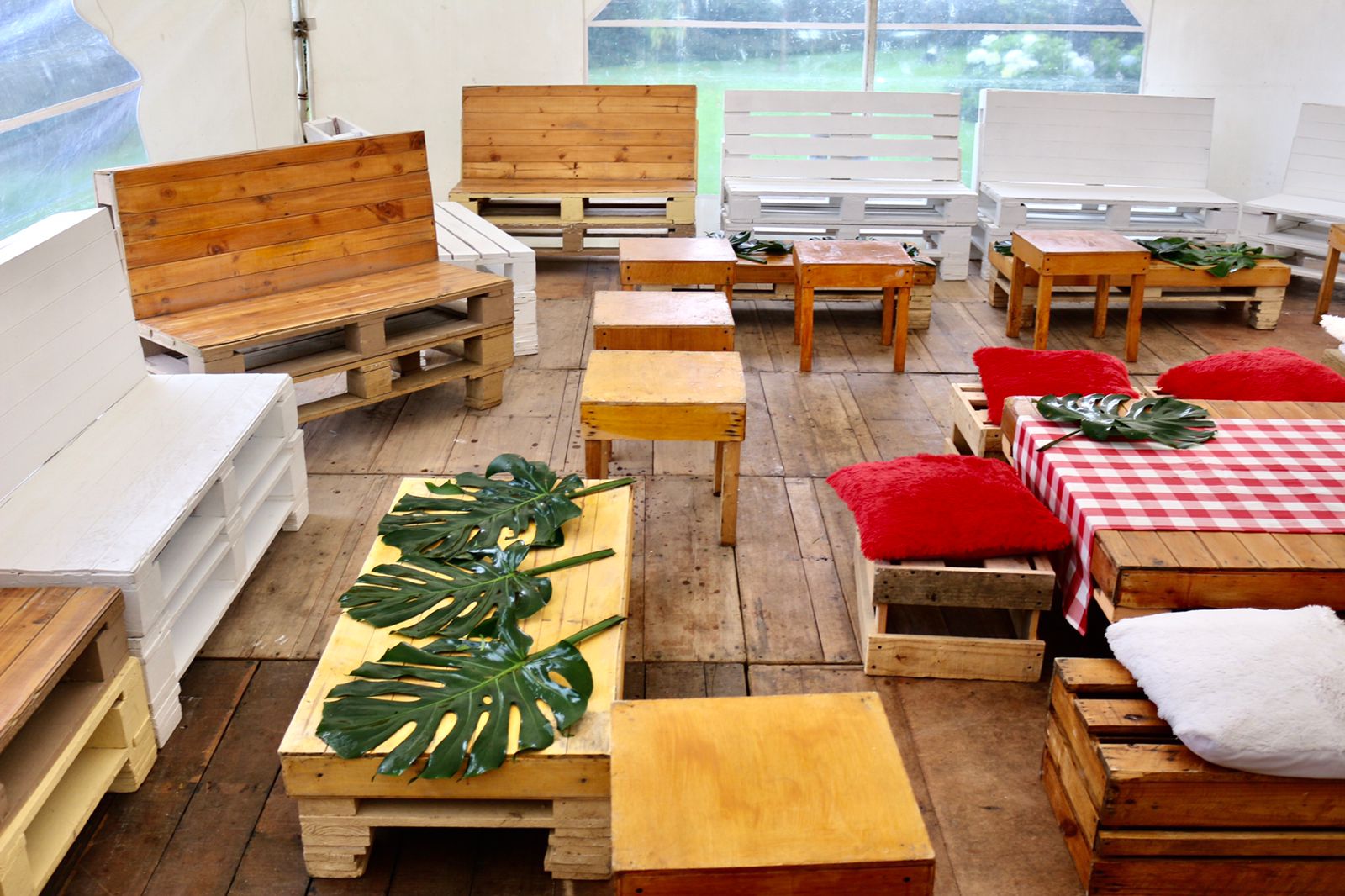 Mueble Estilo Picnic 
$50.000
1.17cm Ancho
63cm Profundidad
88Acm Alto