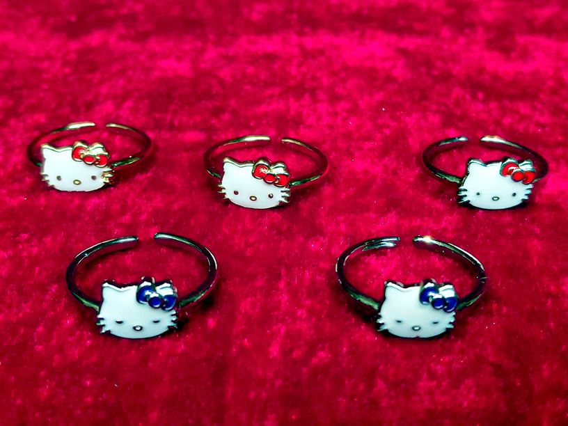https://0201.nccdn.net/1_2/000/000/0a6/5a0/anillo-kitty.jpg