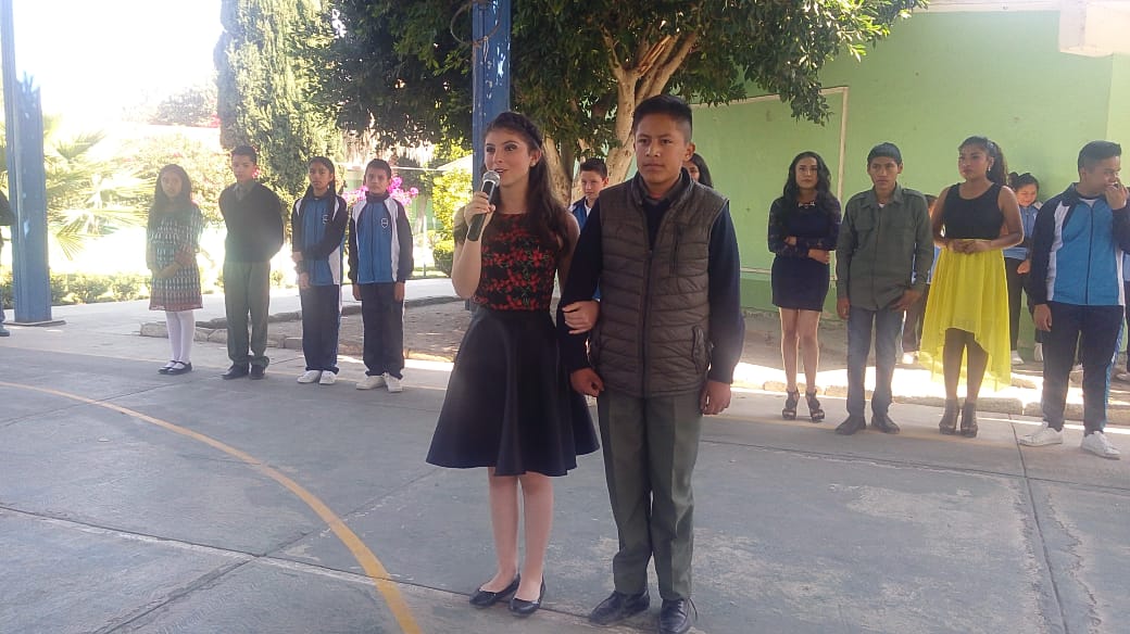 FLOR ESTUDIANTIL Y REY FEO