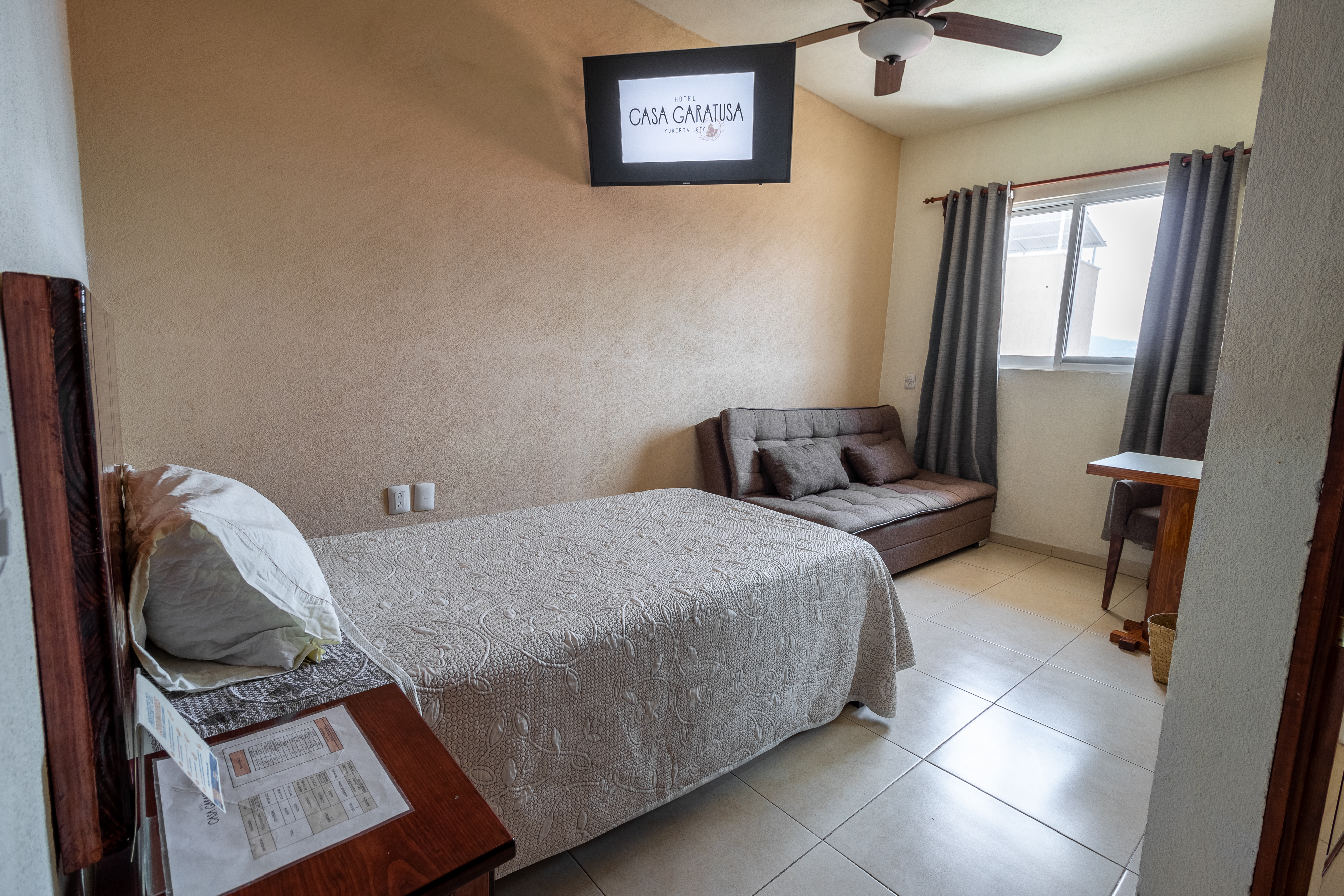 https://0201.nccdn.net/1_2/000/000/0a6/c01/casa-garatusa-28.jpg
