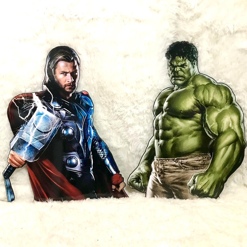 THOR precio de alquiler $50.000
Medidas  1,00 metro de Altura 
50cm de ancho
HULK precio de alquiler $50.000
Medidas  1,00 metro de Altura 
58cm de ancho 