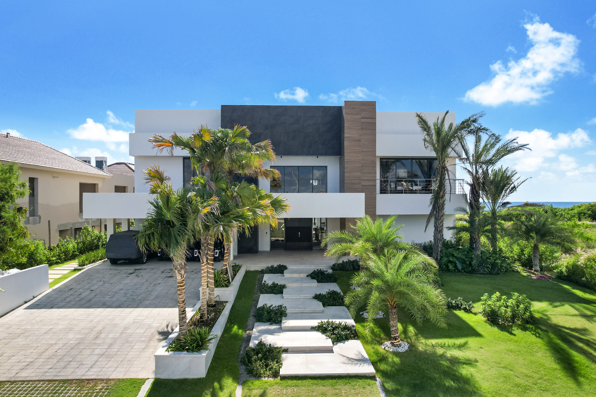 https://0201.nccdn.net/1_2/000/000/0a7/9c2/villa-capcana-7.jpg