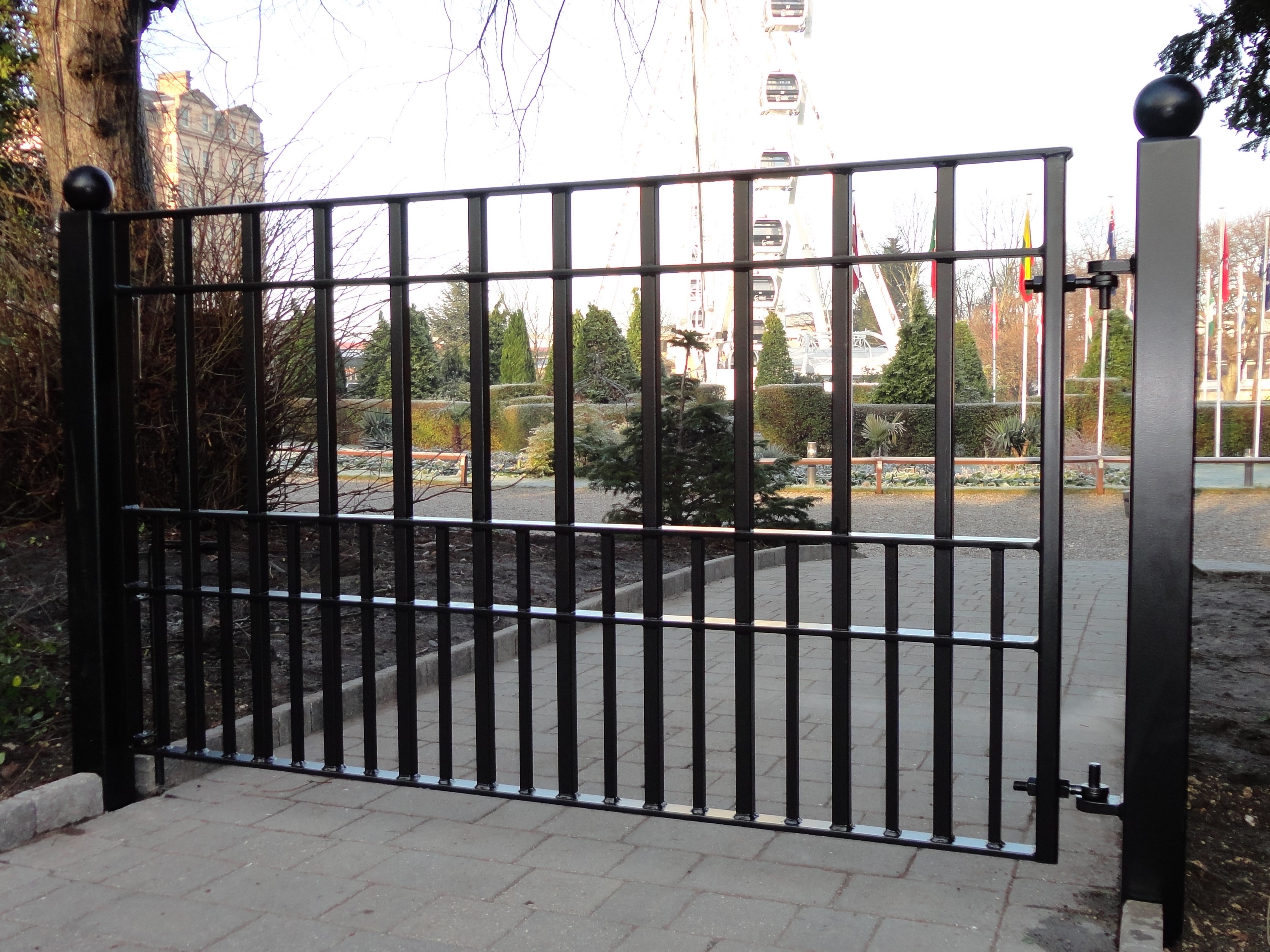 Contemporary Metal Gate