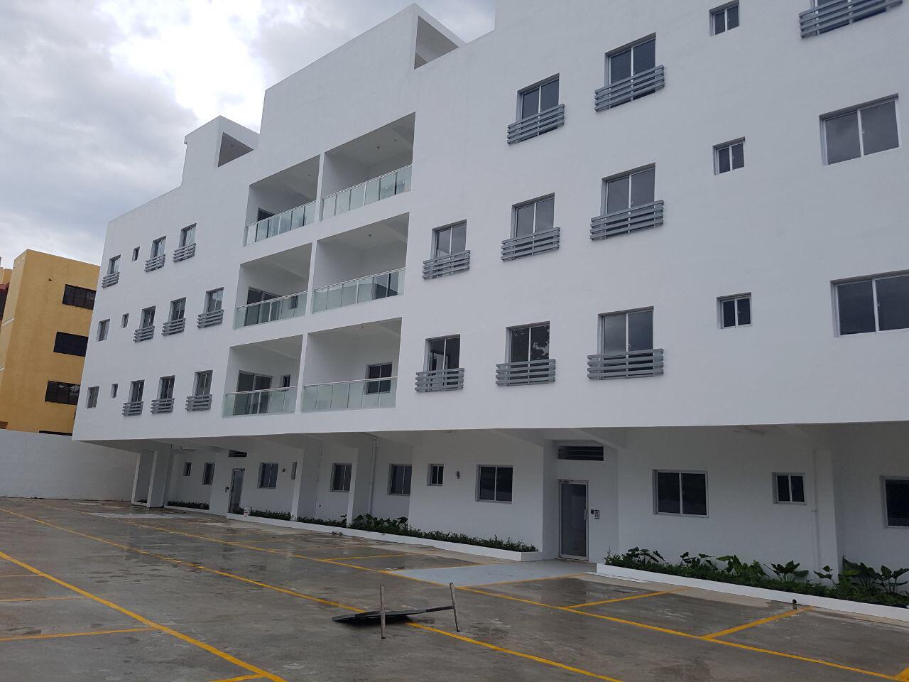 Edificio Opus 29
Balcones en vidrio, ventanas y áreas sociales