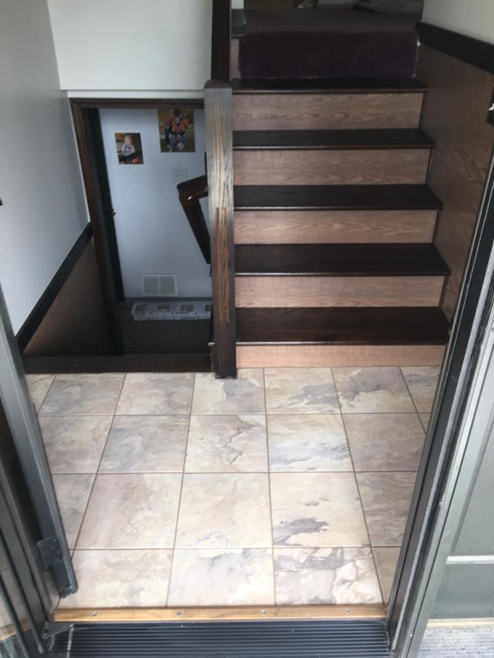 https://0201.nccdn.net/1_2/000/000/0a8/02c/carpet-stairs-progress212.jpg