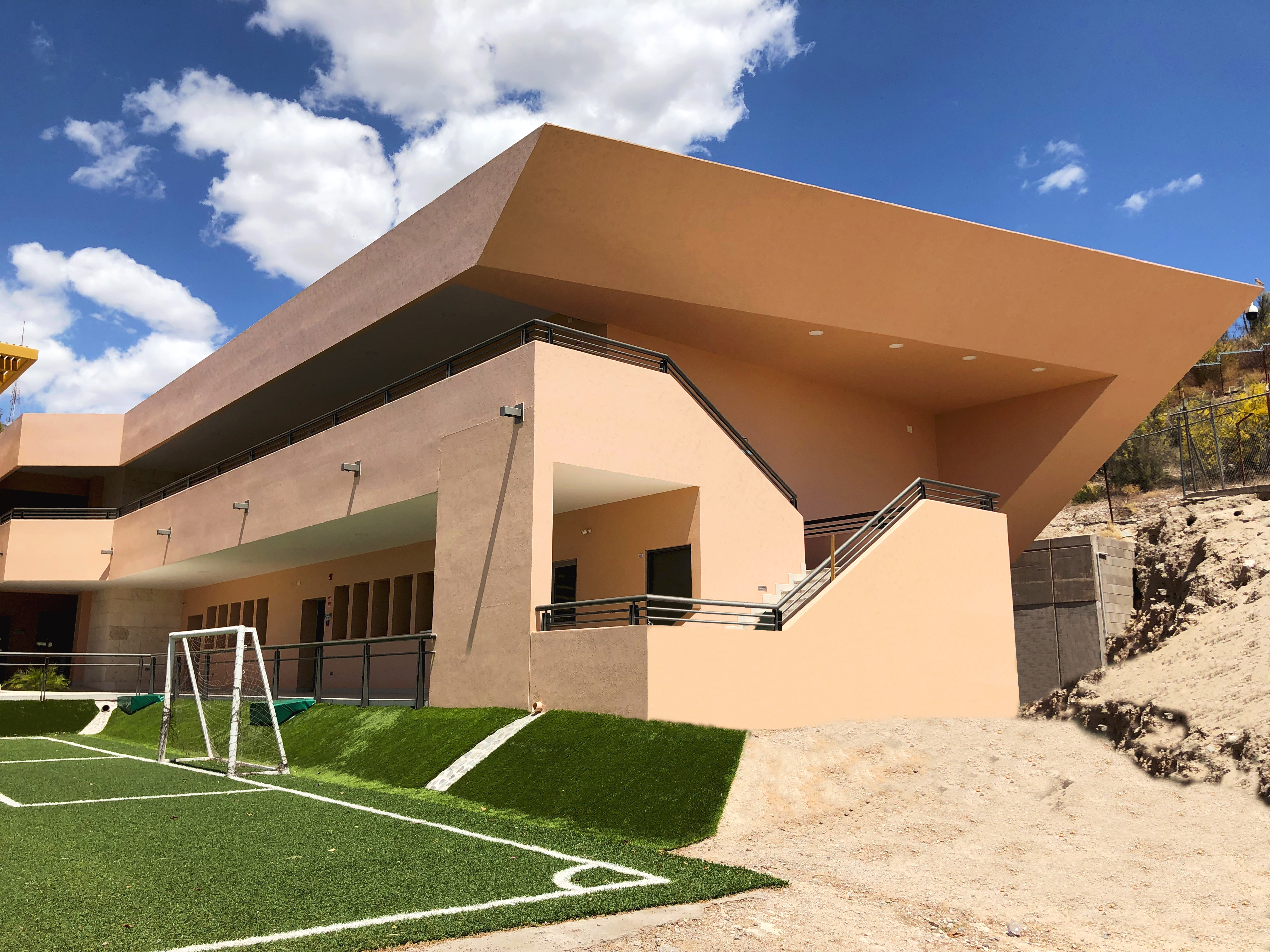 https://0201.nccdn.net/1_2/000/000/0a8/5cf/liceo.jpg