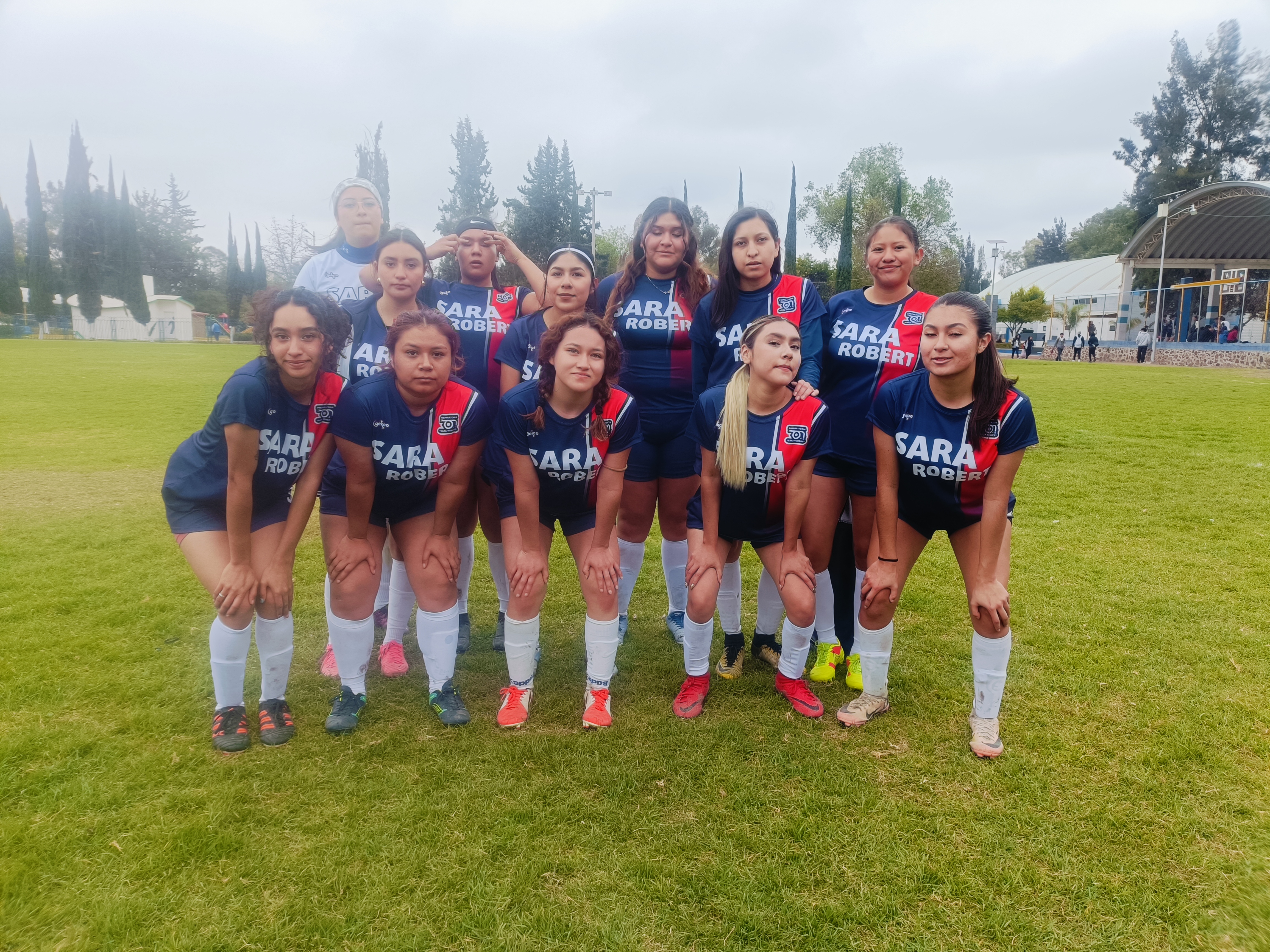 https://0201.nccdn.net/1_2/000/000/0a8/b1b/fut-femenil.jpg