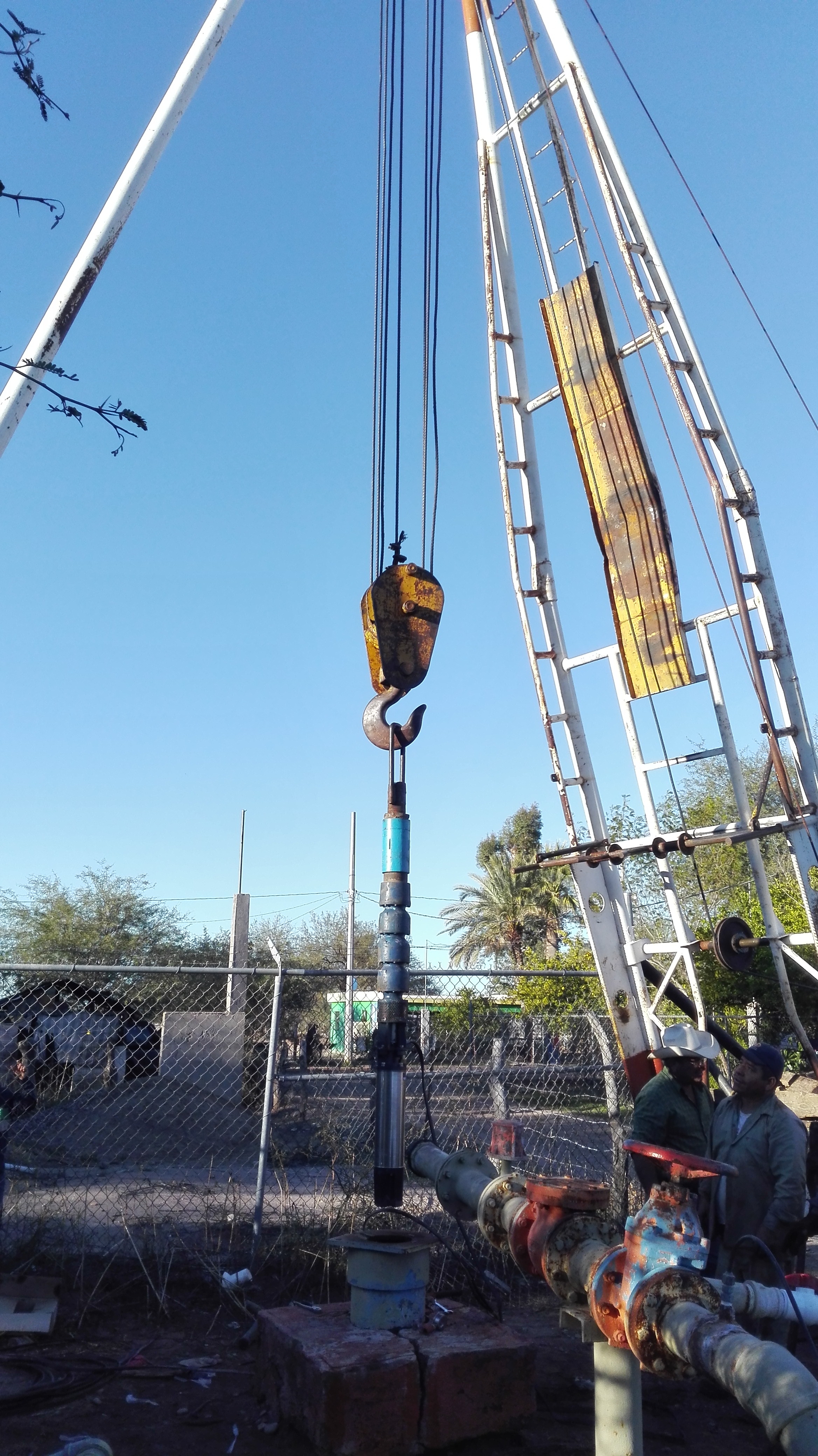 Instalación de bomba reparada.