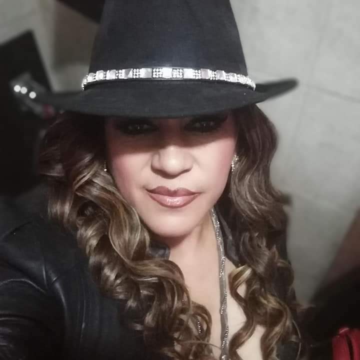 TERE ESQUIVEL BIOGRAFIA LA EXITOSA