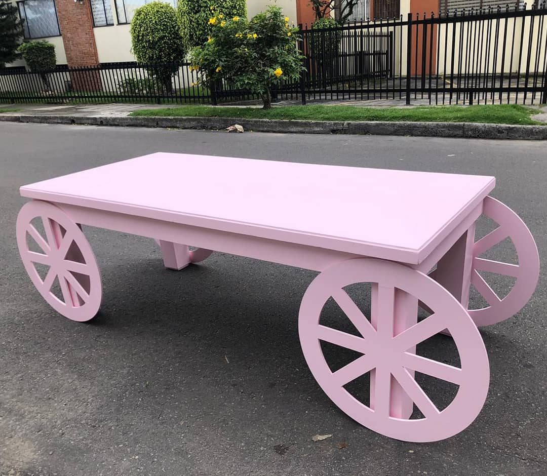 Mesa Rosada de 2.20mx1m
Decorada como Carreta
alquiler 130.000