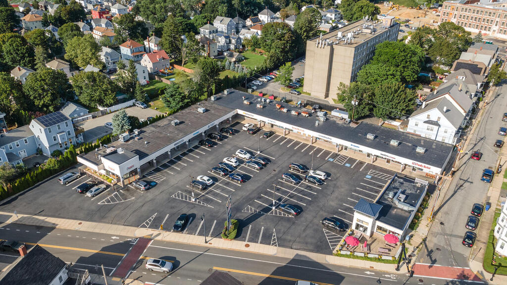 https://0201.nccdn.net/1_2/000/000/0a9/d6c/407-cabot-st-beverly-ma-01915-usa-003-004-aerial3-mls_size.jpg