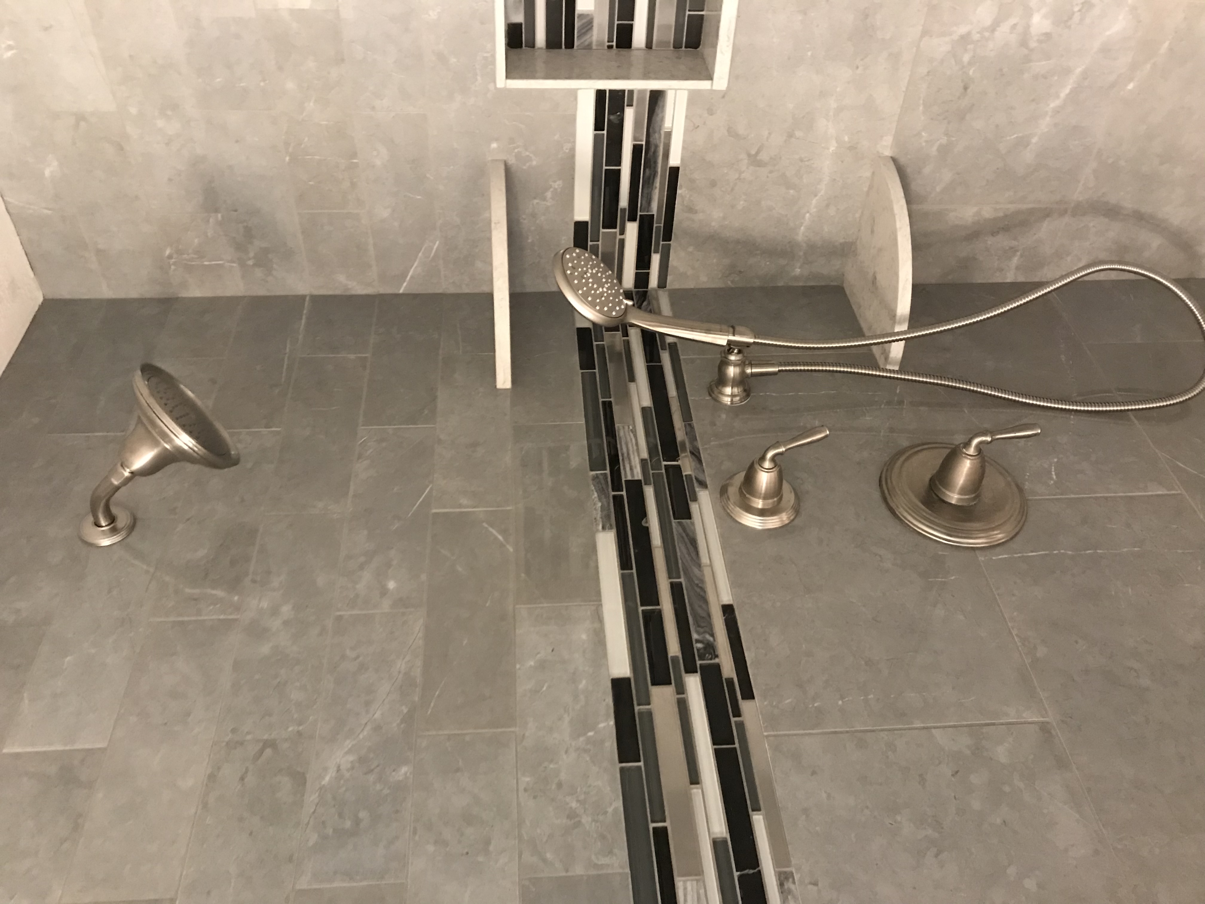 https://0201.nccdn.net/1_2/000/000/0aa/319/shower.jpeg
