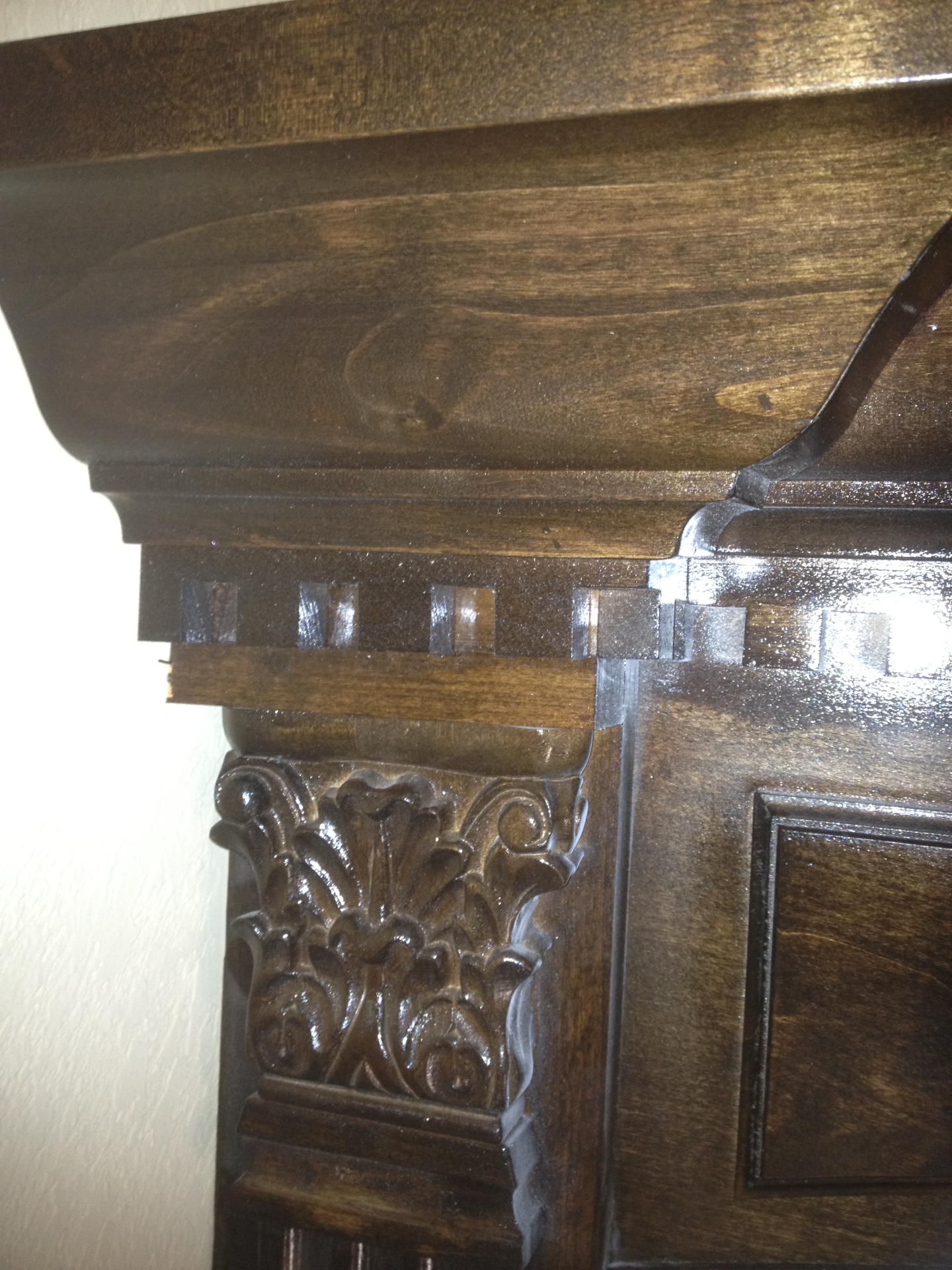 Close up: See details of cabinet components.