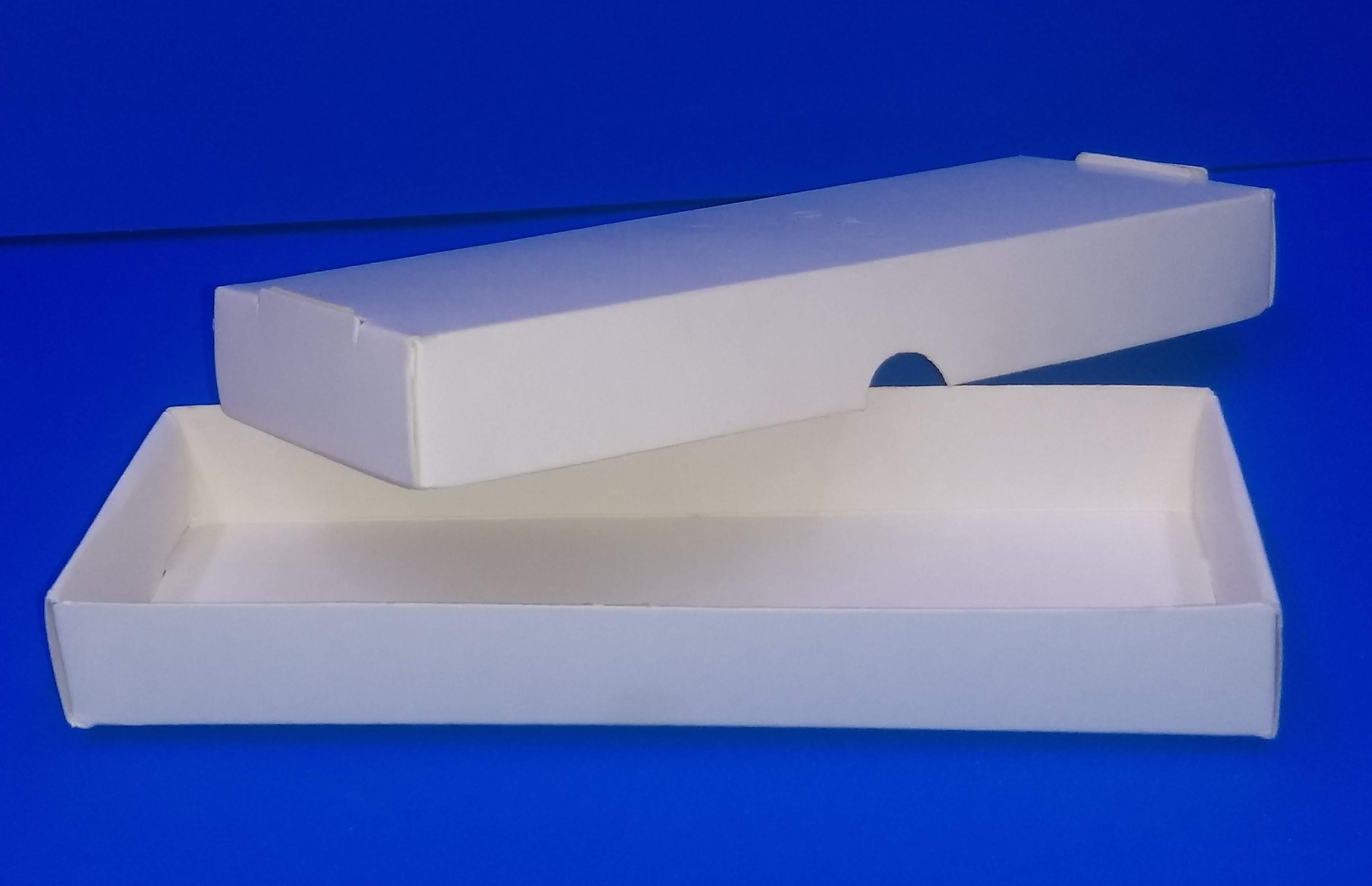 CAJA PARA PLUMA 
MEDIDA 18X6X2.5