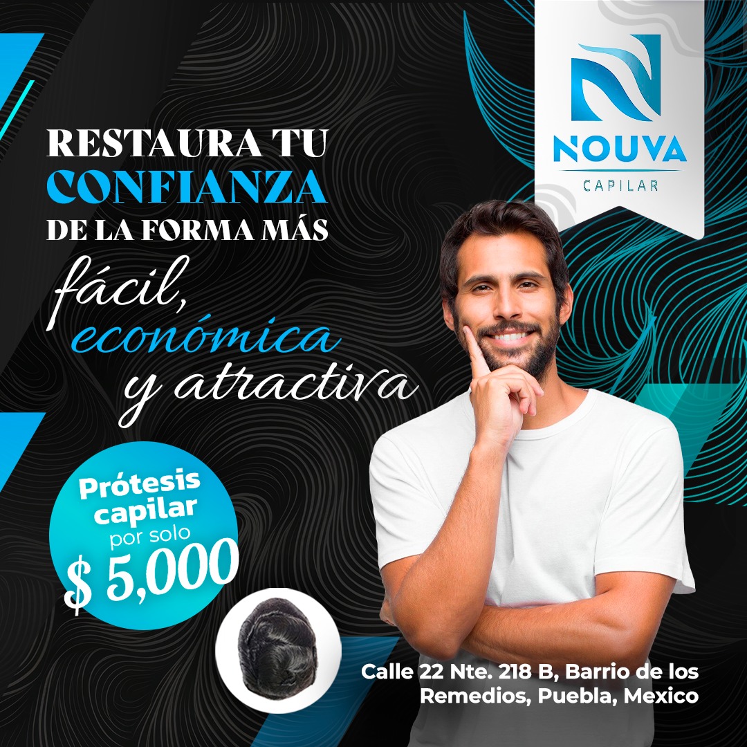 Mujer con cabello largo y ondulado sonriendo, frente a otra persona en un entorno interior moderno.