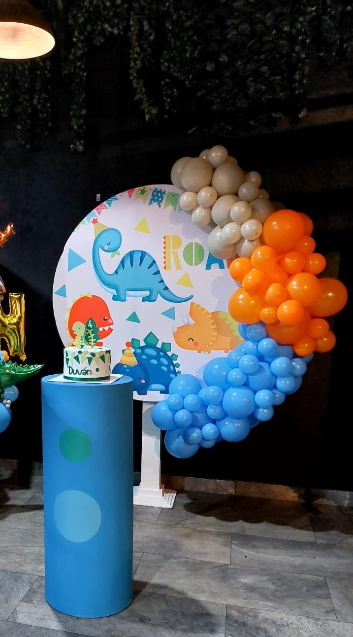 Circulo Efecto 3D Tematico
1.30m diametro x 2.20cm Altura
$80.000