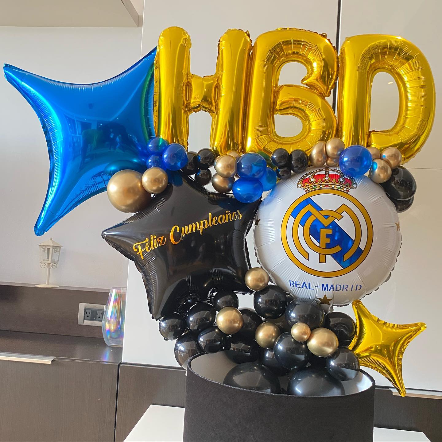 Colombia : 1111 Pesos
Venezuela : 11$
Negociable Según Diseño
