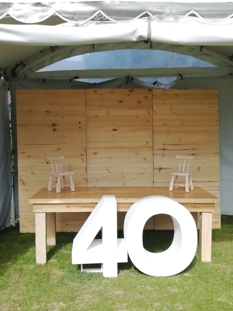 Pared Madera Natural
Altura 2.20m X 1.04m
$ 50.000
Mensaje Personalizado $ 40.000