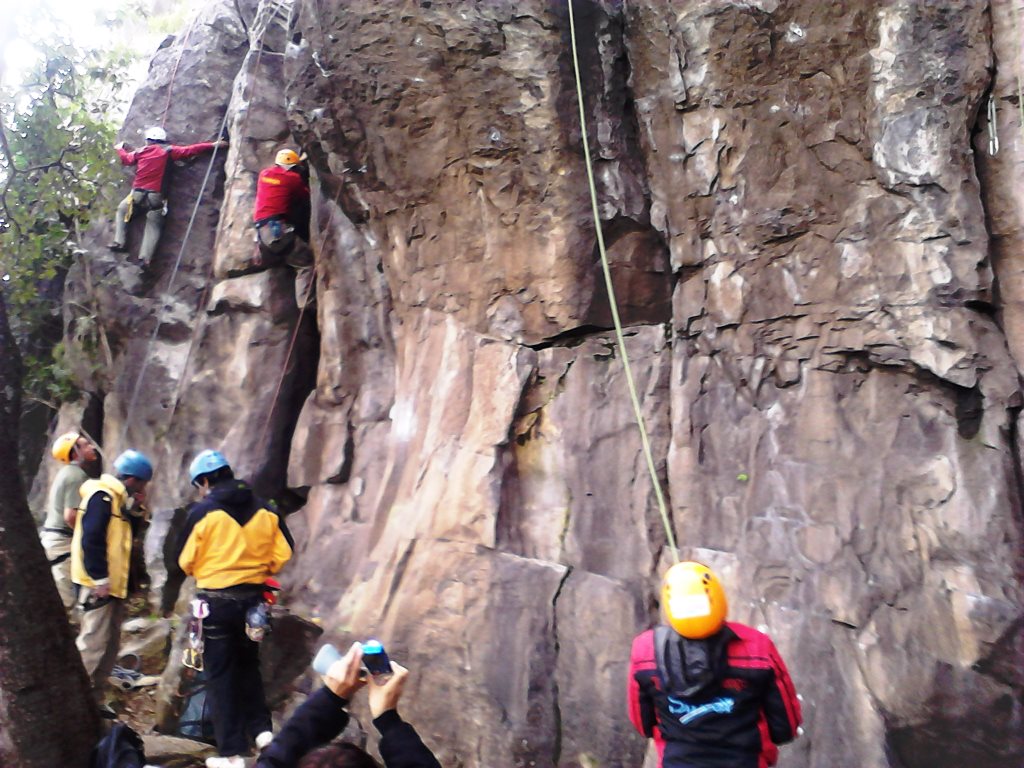 cursos  salidas capacitacio de escalaad en roca rock climbing capacitacion tirolesas