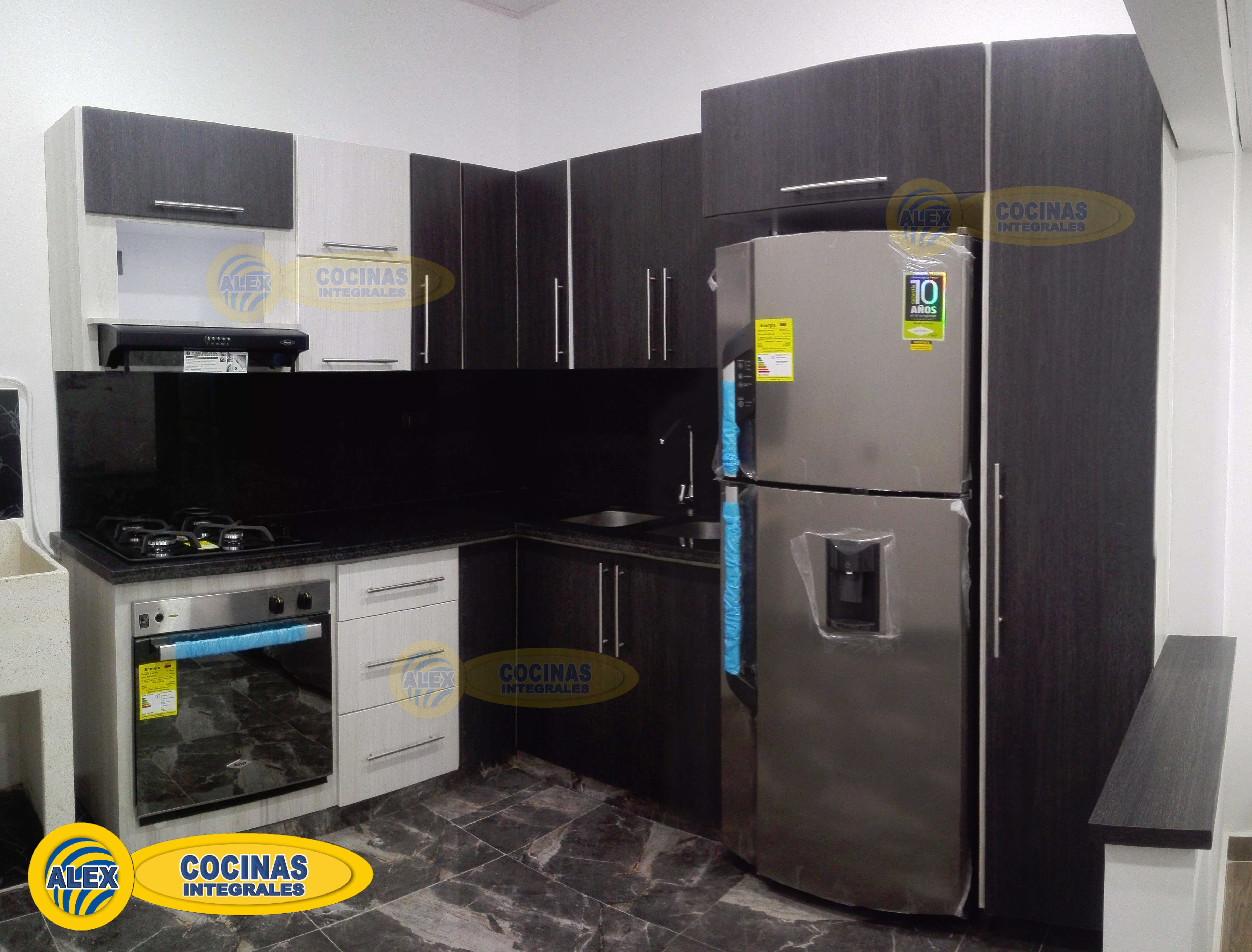 Cocina en L colores Glacial y Volcano