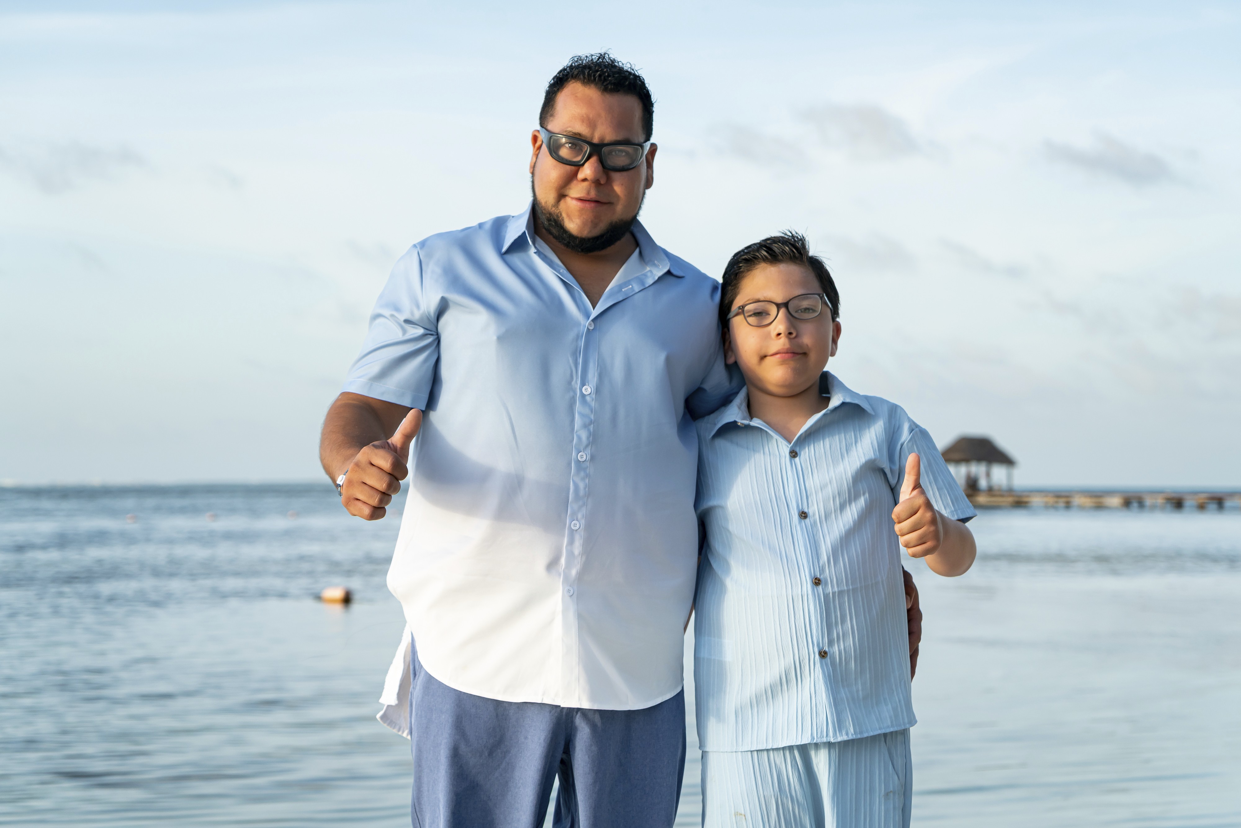 https://0201.nccdn.net/1_2/000/000/0b1/6f1/luxartifices-riviera-maya-beach-family-photos0005.jpg
