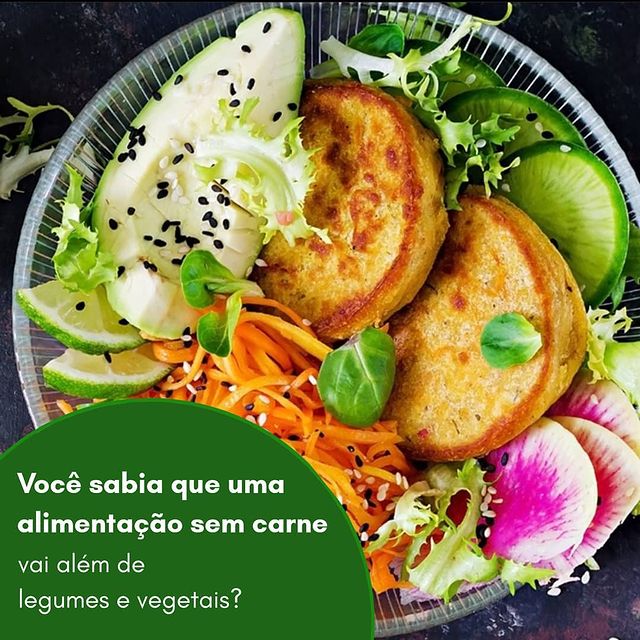 Reduzir o consumo de carne e alimentos de origem animal não restringem as opções que vão para o seu prato.

Você sabia que existem outras fontes de proteína além das verduras e vegetais? 
Fale com uma nutri para saber mais sobre essas trocas e continue se alimentando bem e em equilíbrio com o mundo :)

Pequenas atitudes fazem a diferença.