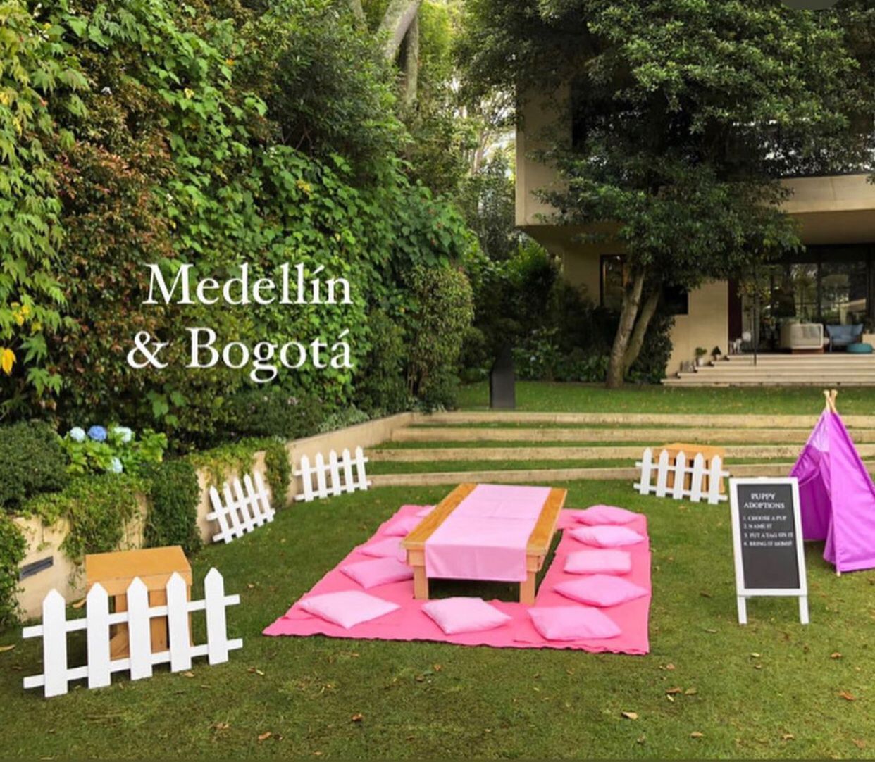 1 Mesa Rectangular color Blanco
2.20m x 1.04 por 90.000
10 cojines 50.000
6 Mantas 25.000
2 Camino de Mesa 20.000
Precio Combo
Alquiler $ 160.000