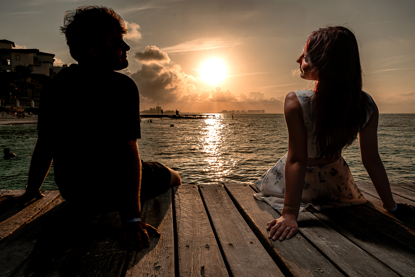 https://0201.nccdn.net/1_2/000/000/0b1/b67/romantic-proposal-in-cancun-sunset--riu-palace-las-americas-canc.jpg