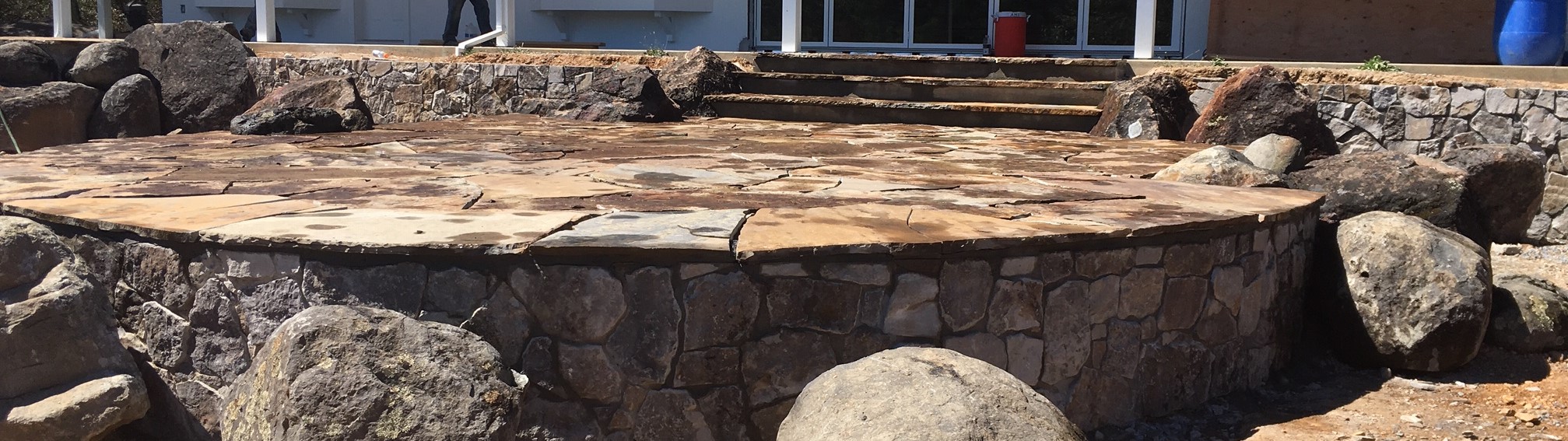 https://0201.nccdn.net/1_2/000/000/0b2/736/flagstone-patio--1.jpg