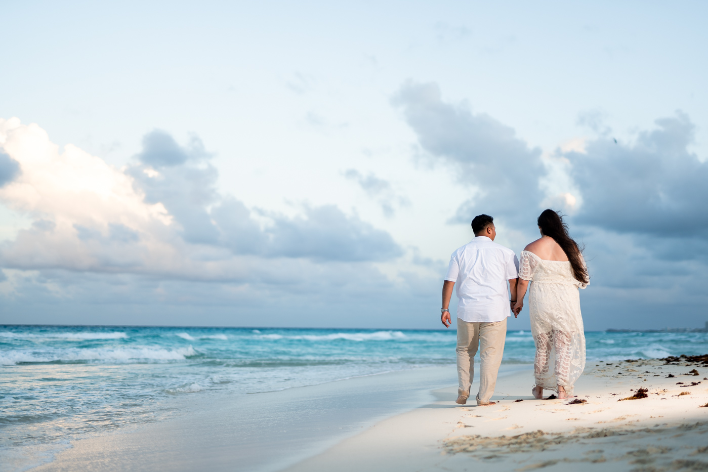 https://0201.nccdn.net/1_2/000/000/0b2/8e1/romantic-mariachi-proposal-in-cancu%CC%81n100.jpg